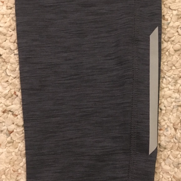 Old Navy Active- gray athletic leggings - Picture 2 of 5